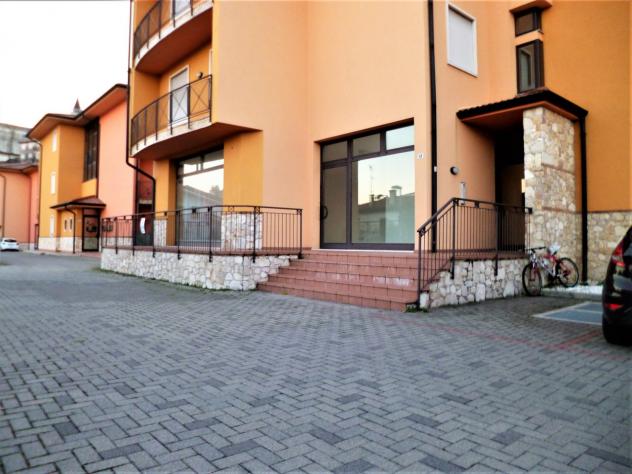 Locale commerciale in vendita a Zermeghedo