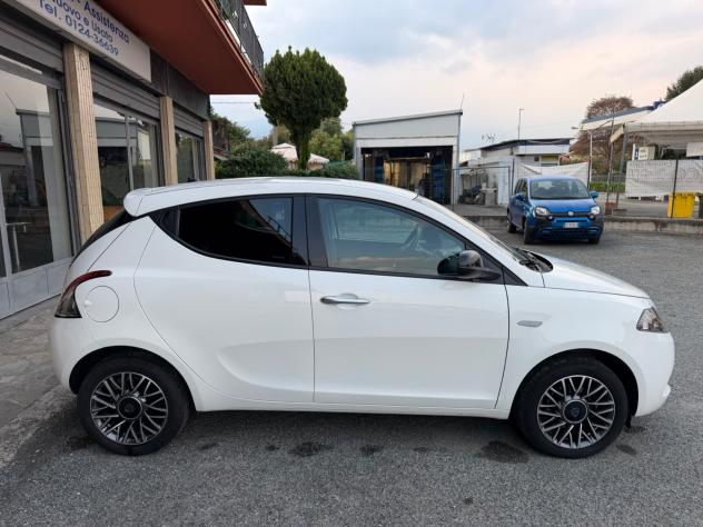 Lancia Ypsilon 1.0 Hybrid Gold - Foto 5