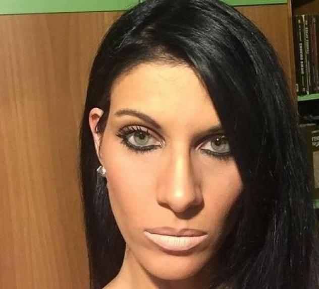 Donna di Reggio Emilia. Fisico Magro Tel: