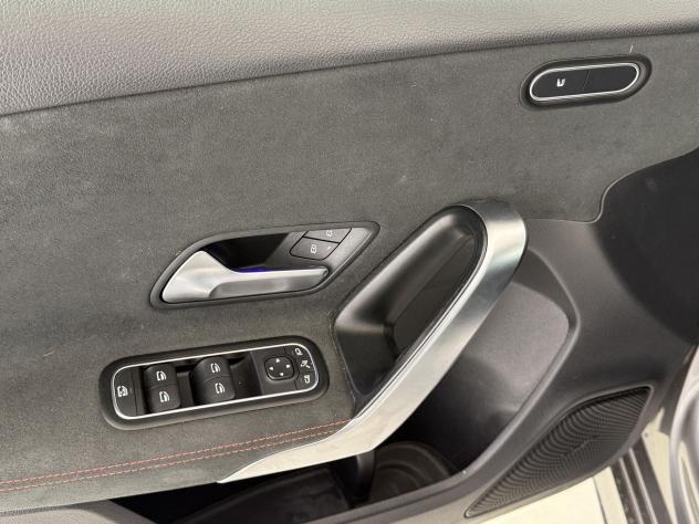 Mercedes-Benz Classe A A 180 d Automatic Premium Plus AMG Line - Foto 7
