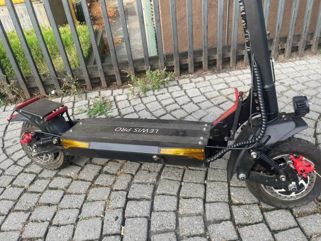 MONOPATTINO elettrico LEWIS PRO