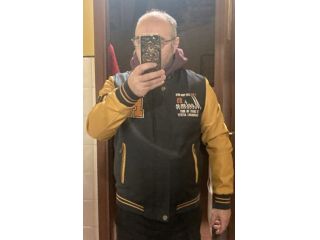 Amore e incontri Bologna - Cerco Donna di ogni etnia, eta’ o corporatura Tel:3406022975