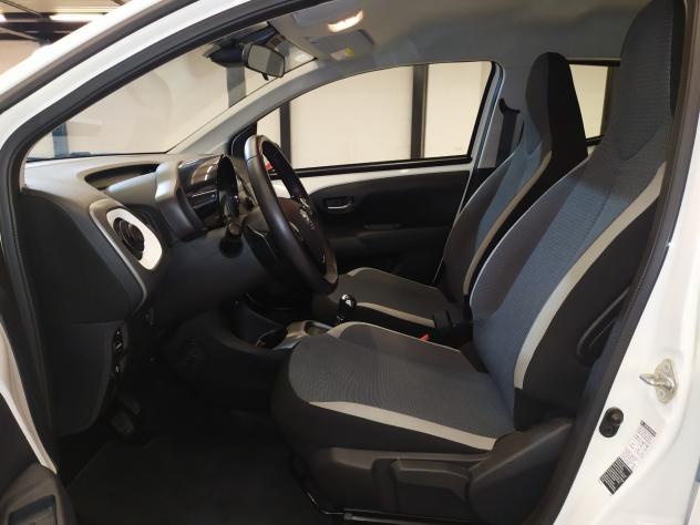Toyota Aygo Connect 1.0 VVT-i 72 CV 5 porte x-cool MMT - Foto 10