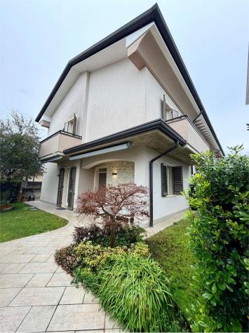 V005370 - VILLA ANGOLARE IN CLASSE A2 CON GIARDINO! - Foto 2