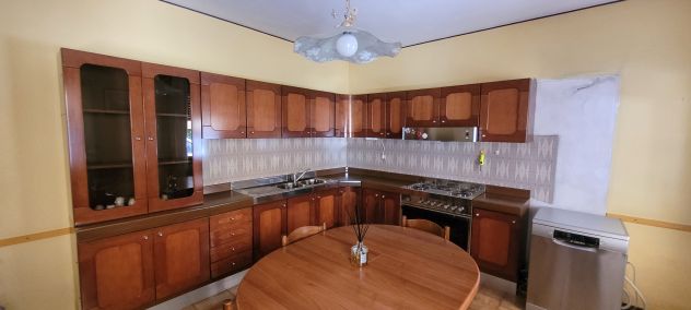 Cucina angolare in legno (330x260) + Lavastoviglie BOSCH + Tavolo e 6 Sedie - Foto 10