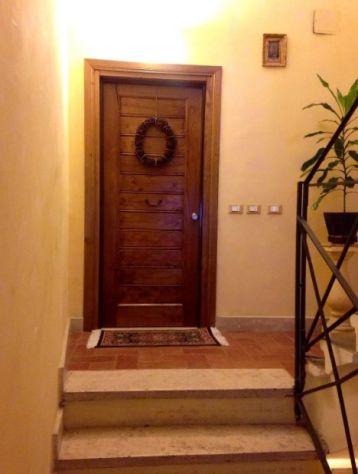 MONTI TRILOCALE CLIMATIZZATO CON TERRAZZO.