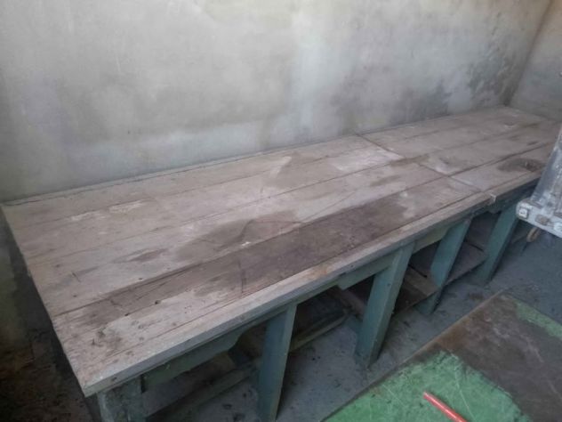 Bancone da lavoro in legno – Robusto e resistente