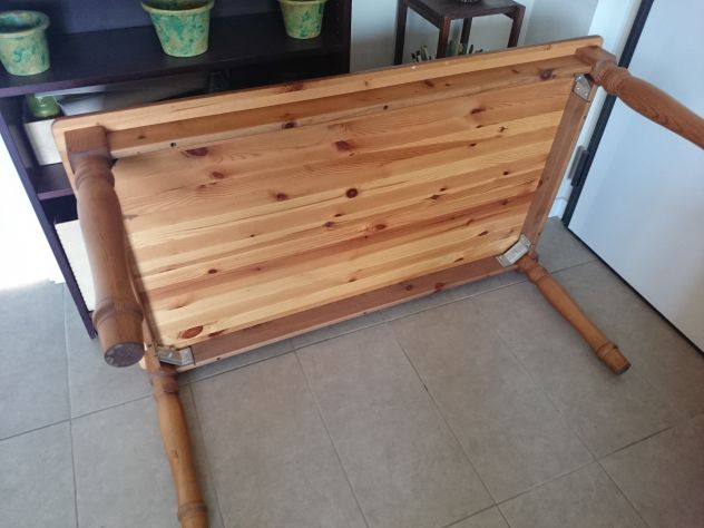 Vendo tavolo basso (55cm), da salotto IKEA in legno massiccio - Foto 4