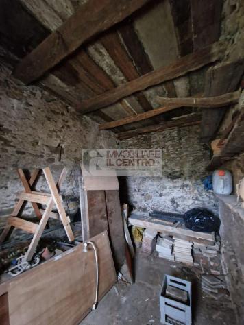 SEMINDIPENDENTE DA RISTRUTTURARE CON CANTINA E GIARDINO. - Foto 14