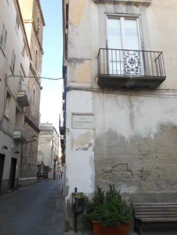 1808/TEANO Appartamento al secondo piano di mq 130 in antico palazzo al centro di Teano - Foto 2