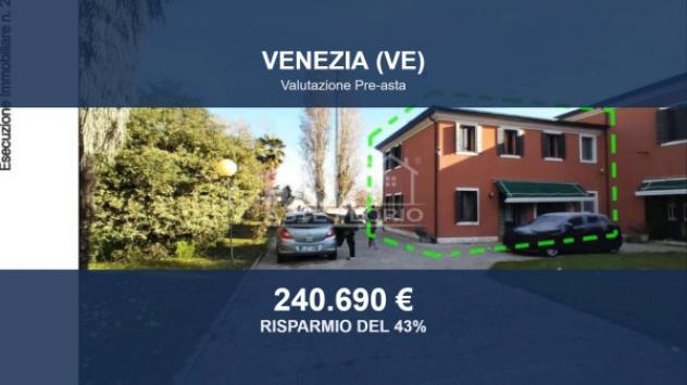 Immobile in asta di 250 m² con più di 5 locali e box auto in vendita a Venezia