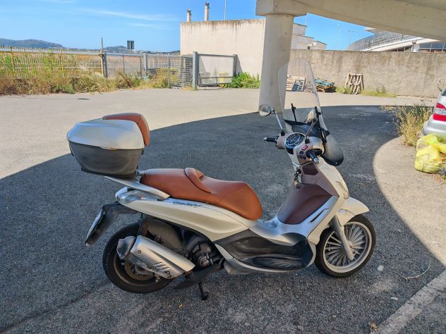 Beverly 300