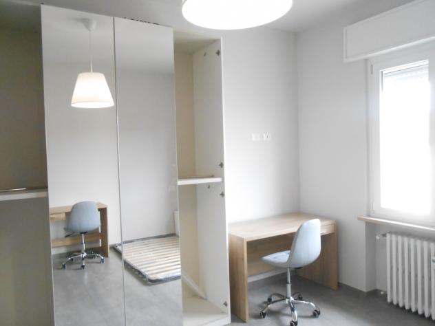 Stanza in appartamento in affitto a Pavia