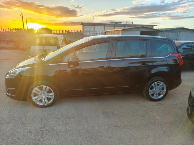Peugeot 5008 1.6 e-HDi 115CV S&S ETG6 Allure - Foto 4