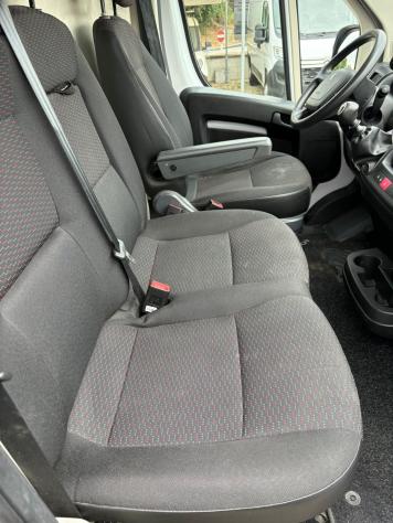 PEUGEOT Boxer 2.2BHDi 140 S&S L2H2 - 2023 - Foto 10