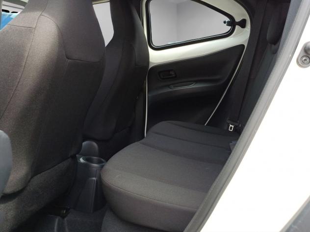 Toyota Aygo X 1.0B (72 CV) Active - Foto 10