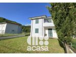 APPARTAMENTO AL GREZZO CON GIARDINO TRE CAMERE PIAN TERRENO
