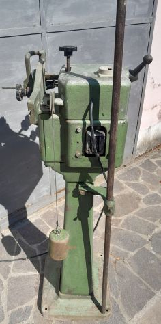 Affilatrice per lame da sega a nastro marca Vitap. Macchina professionale