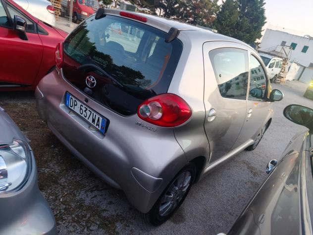 Toyota Aygo 1.0 12V VVT-i 5 porte Griffe - Foto 4