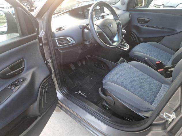 Lancia Ypsilon 1.0 FireFly 70cv Hybrid Gold Plus - Foto 9