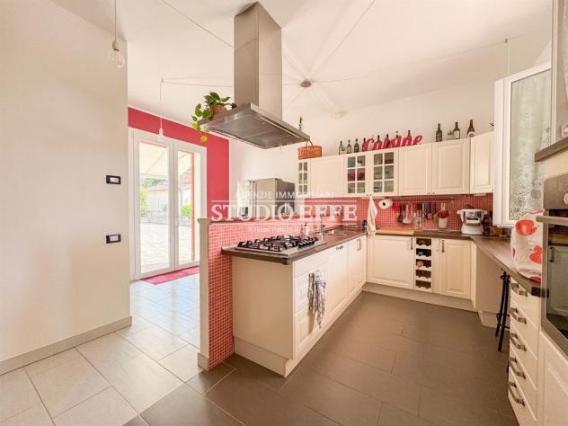 Villa indipendente con parco completamente ristrutturata - Foto 14