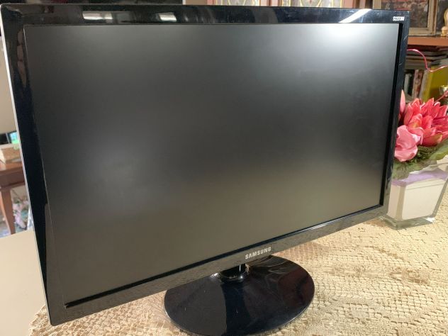 Monitor LCD Samsung S22D300 22 16:9 - Foto 2
