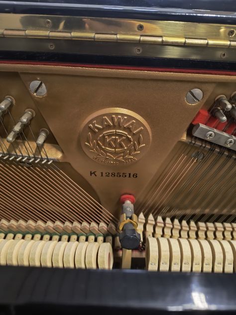 Pianoforte Kawai K800 con trasporto e panca inclusi - Foto 3
