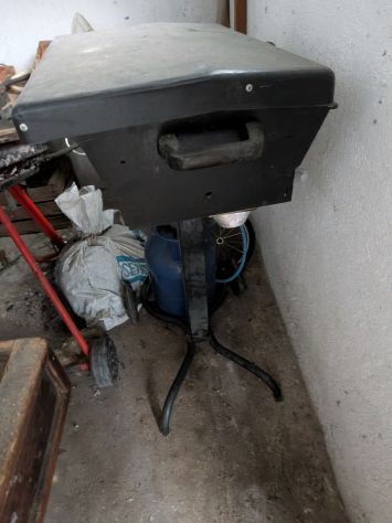 Griglia in ghisa con pietra lavica a gas