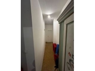Stanza singola in appartamento condiviso, vicino al centro, spese incluse