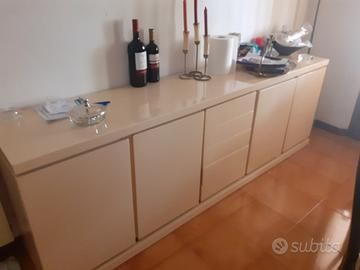 Elegante Credenza cassettiera firmata