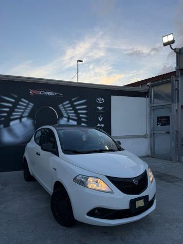 Lancia Ypsilon 1.2 69 CV 5 porte S&S Platinum - Foto 2