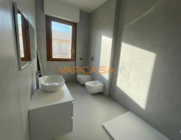 Esclusivo Attico Moderno con Terrazza Panoramica a Livello - Foto 10