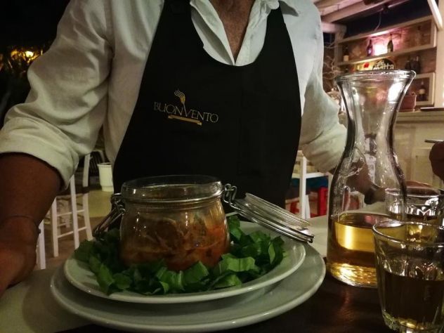 n.1 Runner / Commis di Sala a Paros in Grecia - Foto 3
