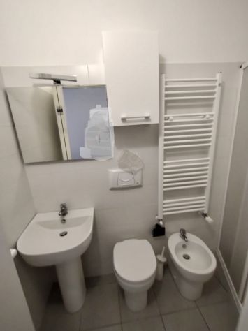 Stanza con bagno per studentesse universitarie in centro città (utenze incluse) - Foto 2