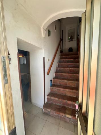 Nel Villaggio di Montebuono, a soli 10 km dalle Terme di Sorano e a 18 km da Pitigliano,
vendiamo un casale di circa 150 mq su due piani composto: Pi - Foto 8