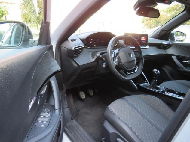 Peugeot 2008 PureTech 100 S&S Allure con PACK NAVIGATION & ACCESS - Foto 10
