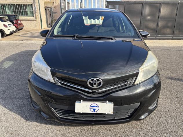 Toyota Yaris Yaris 5p 1.4 d-4d Lounge - Foto 2