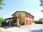 Splendida villa indipendente con giardino di 1.500 mq.