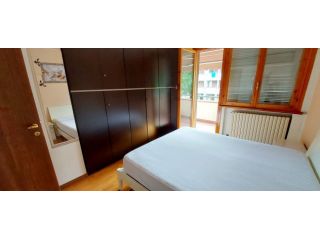 AFFITTASI BILOCALE ZONA MONTEBELLO EUROSIA DA SETTEMBRE