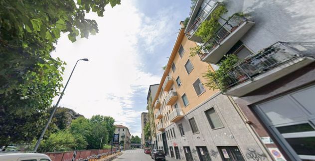 Bilocale con balcone a 15 min dalla Bocconi Milano