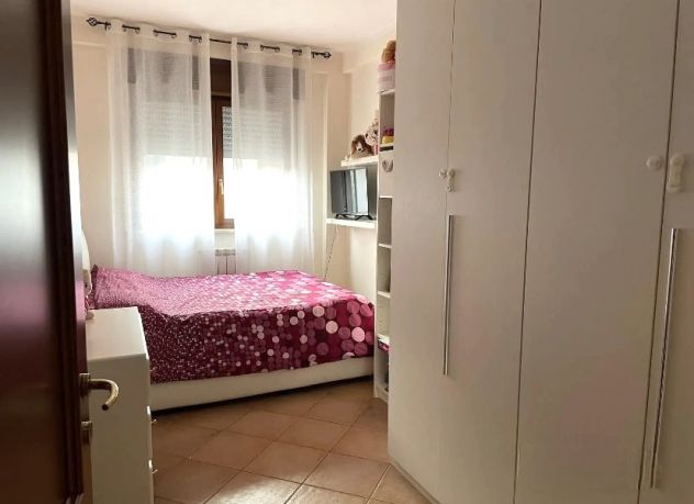 VALMONTONE TRILOCALE ARREDATO CON BALCONE/POSTO AUTO