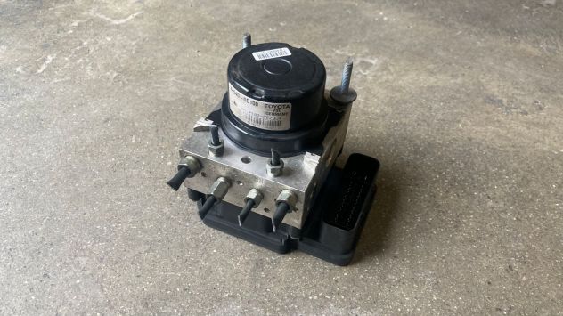 Centralina ABS Toyota Yaris 1.3 benzina del 2013 (44540-0D100)