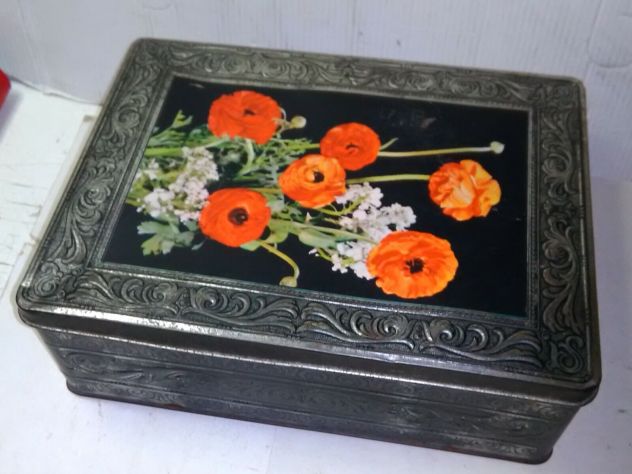 grande scatola in latta vintage con disegni floreali sul coperchio - Foto 2