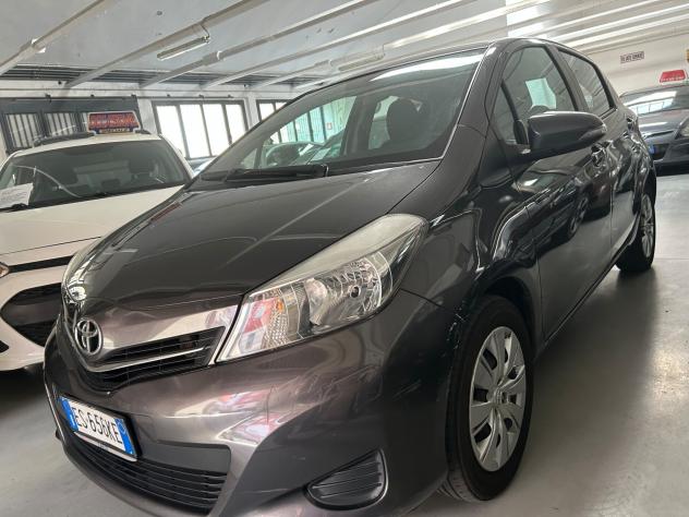 Toyota Yaris 1.0 5 porte Lounge - Foto 2