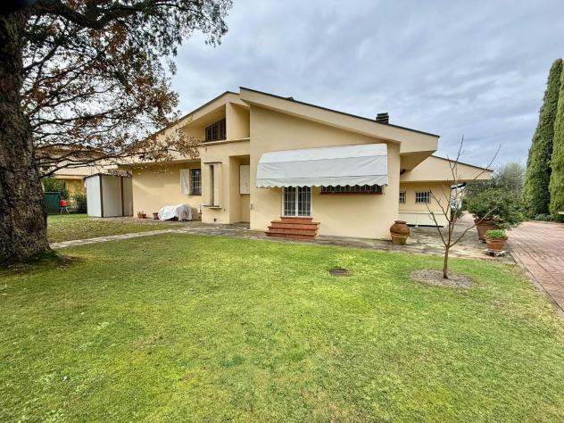 casa indipendente in vendita a Pontedera