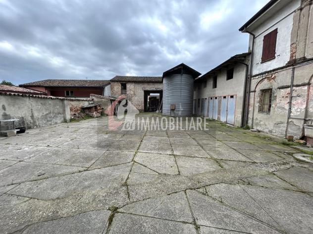 Casa indipendente con ampia area cortilizia - Foto 3