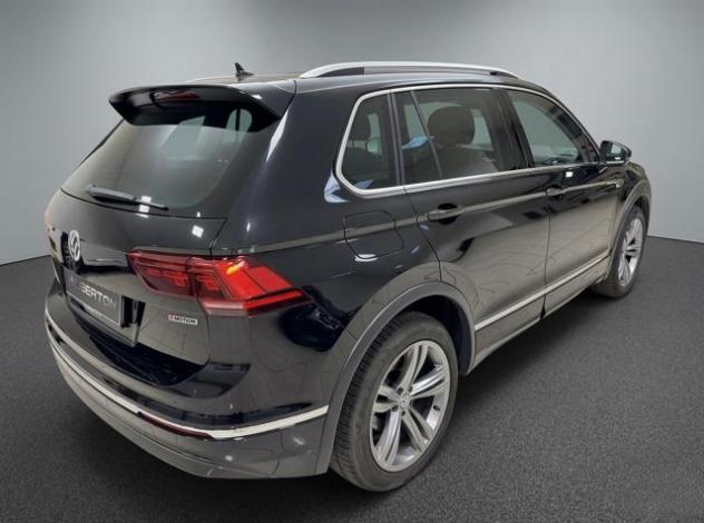 VOLKSWAGEN Tiguan 2.0 TDI 150 CV SCR DSG 4MOTION R-Line rif. 23883068 - Foto 10