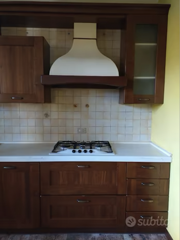 Cucina Completa in Legno Massello + Armadiatura a Colonne - Foto 2
