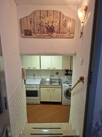 TERRANEO USO TRANSITORIO A NAPOLI QUARTIERI SPAGNOLI - Foto 3