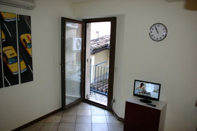 SOLO A STUDENTI affittasi appartamento trendy Termoautonomo con - Foto 7